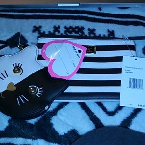 Coin and pouch stripe